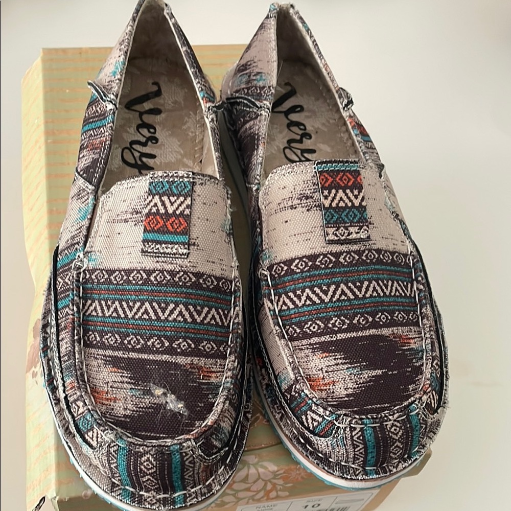 Very G Cream and Brown Flats with Bohemian Flair